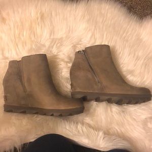 Sorel gray wedge
